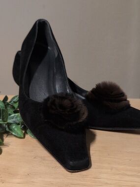 Stuart Weitzman Women's Suede Fur Pom Pom Heels Size 7